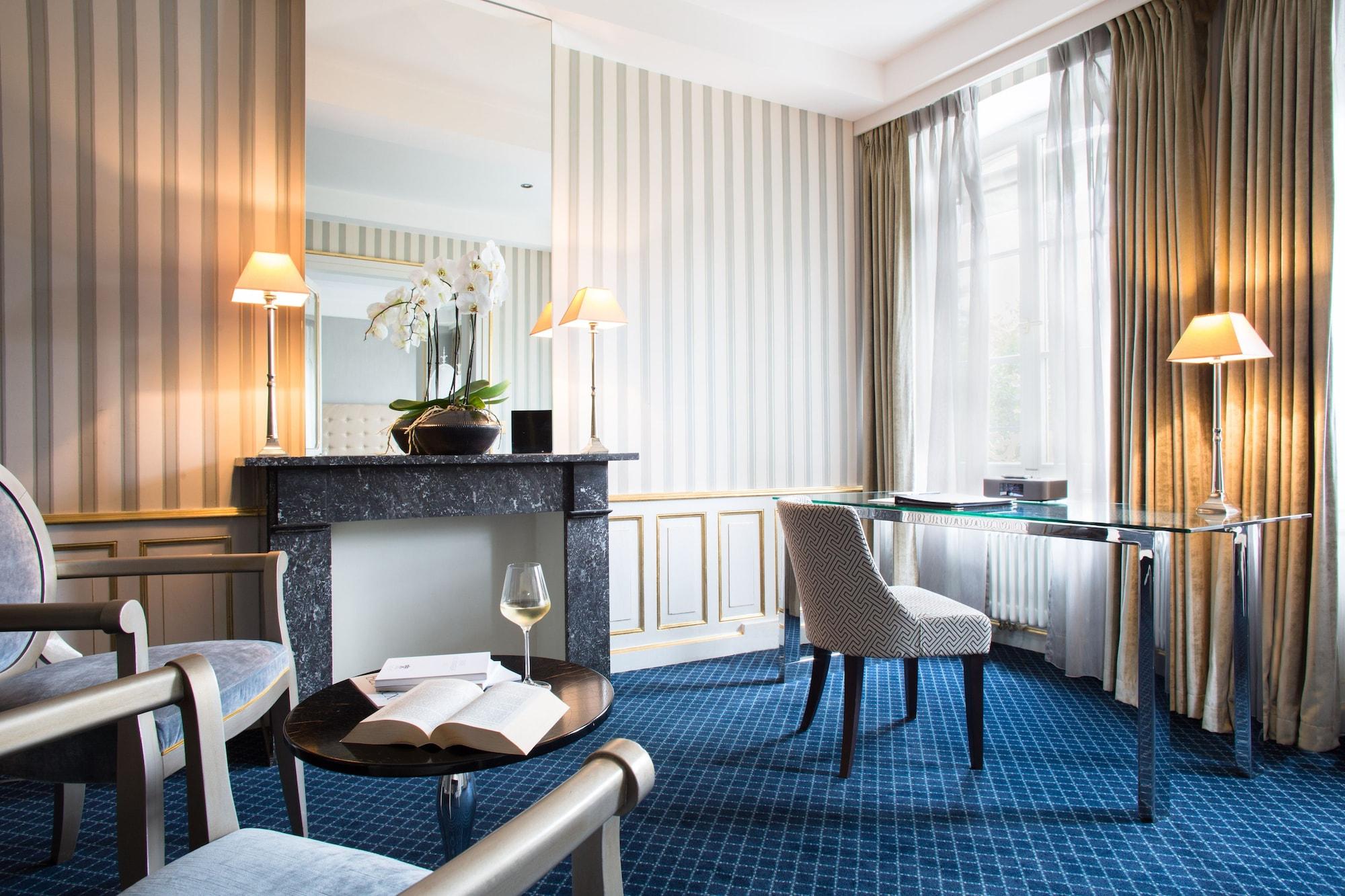 Hotel Le Place D'Armes - Relais & Chateaux Luxembourg Bagian luar foto